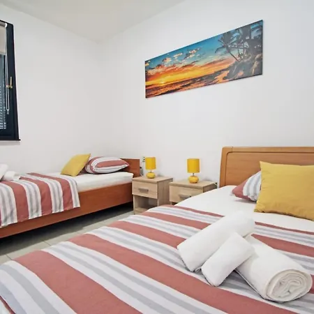 Seaside House Vinjerac, Zadar - 21841 펜션 포세다르예